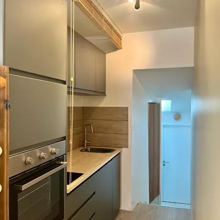 Entre Nantes Et Sevre T1 A 3 Mn Du Busway *